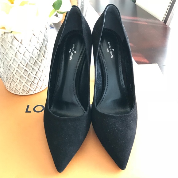 SOLD Authentic LOUIS VUITTON Suede Pumps - Picture 2 of 8